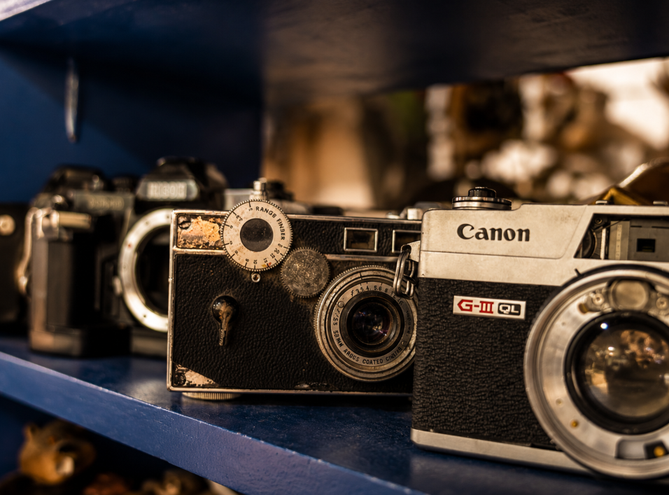 vintage cameras at pink elephant antique mall in livingston illinois on route 66